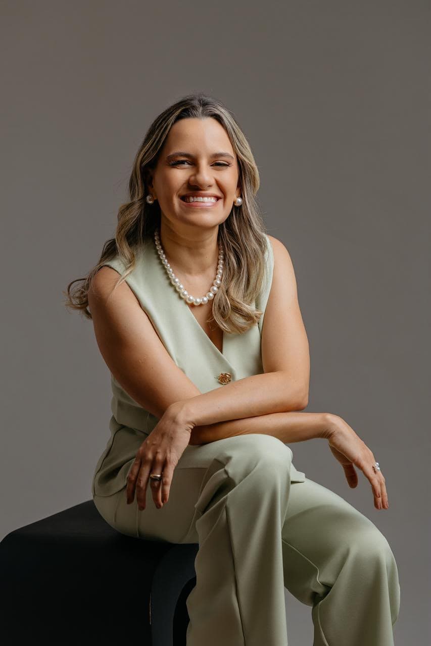 Dra. Emanuelle Onety - Advogada de Família e Sucessões
